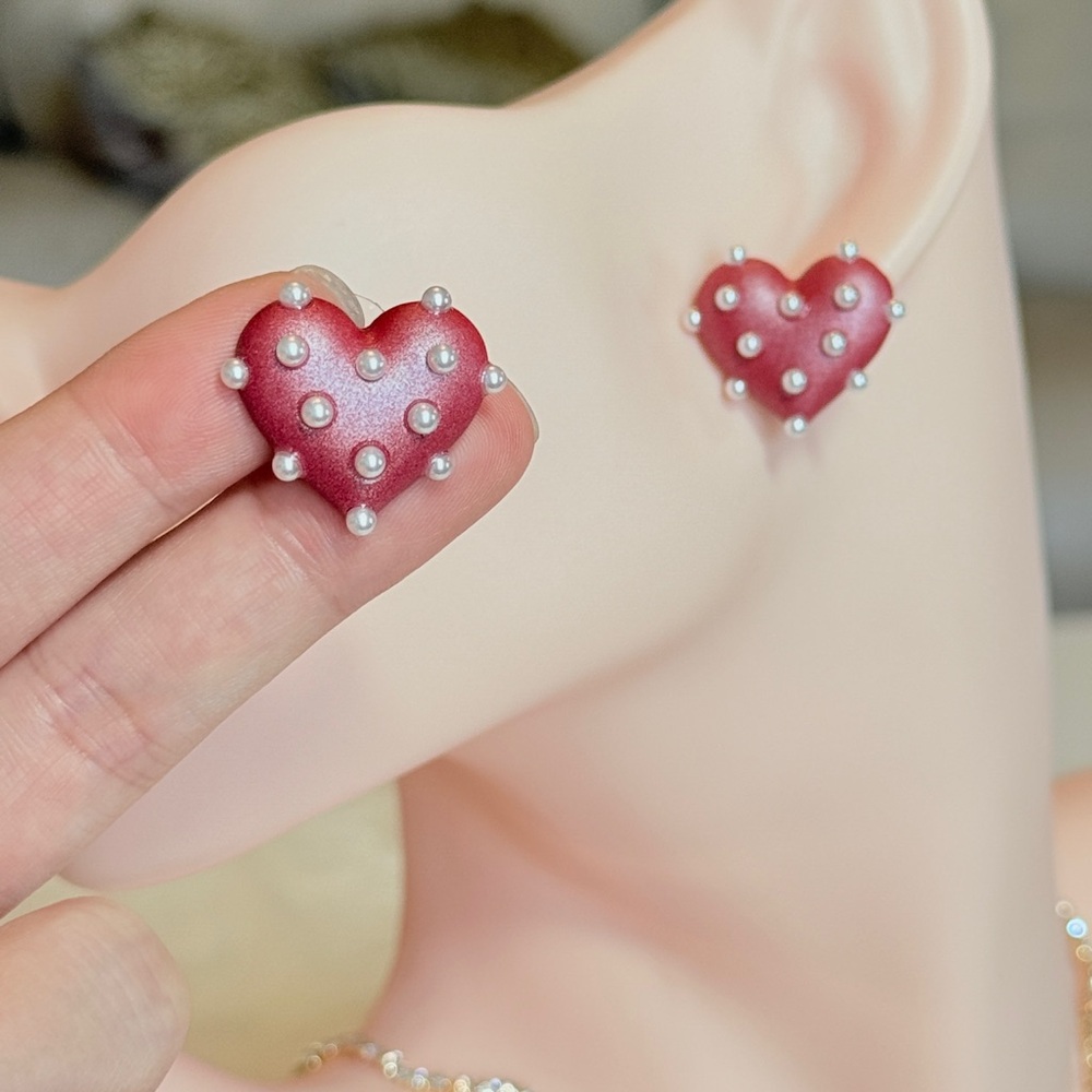 ⚜️ Elegant Red Heart Stud Earrings - Picture 10 of 11